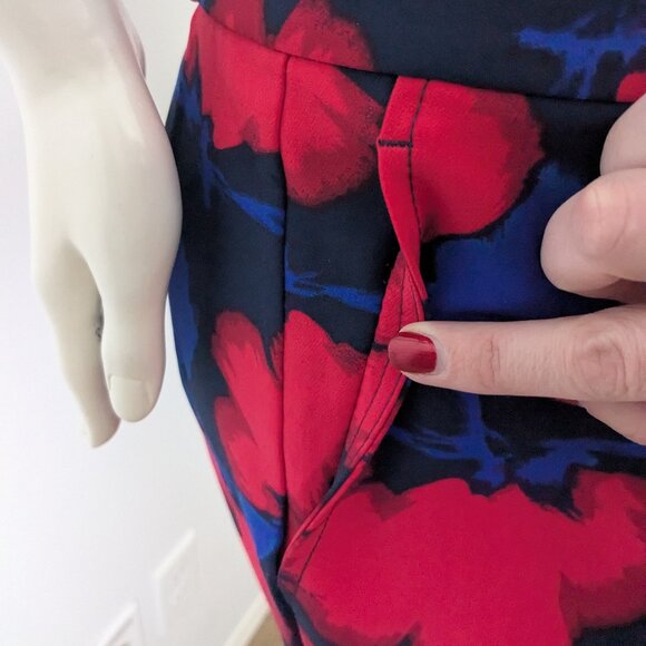 Banana Republic - "Ryan" Floral Print Slim Straight Pant - Size 10P - Picture 3 of 9